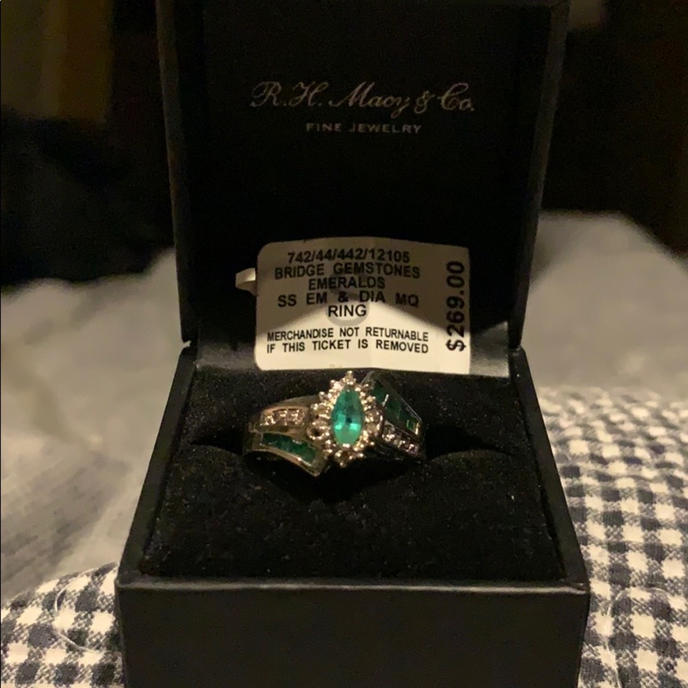 RH Macy and Co. Sterling Silver Emerald ring